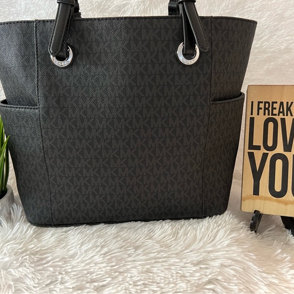 Michael Kors Jet Set Signature Tote Handbag - LIKE NEW! - Picture 3 of 13
